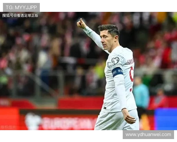 莱万多夫斯基数据与荣誉匹配度分析：历史地位如何评估